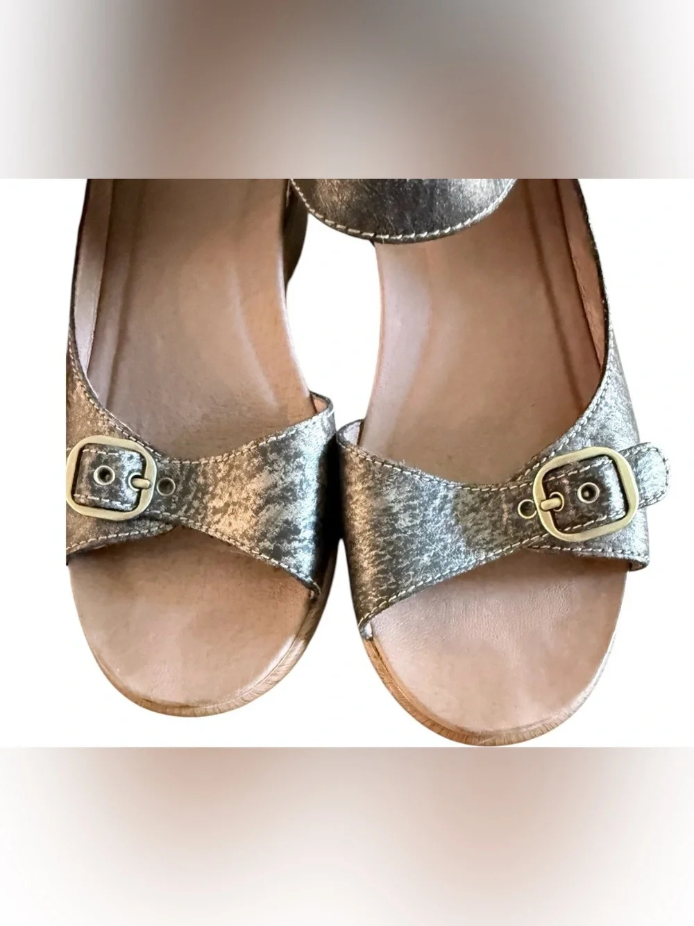 Dansko Joanie women’s 39 pewter brushed burnished metallic wedge sandals